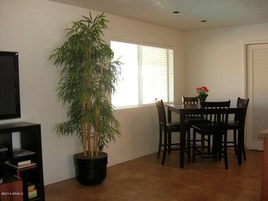 Kitchen Eating Area 2