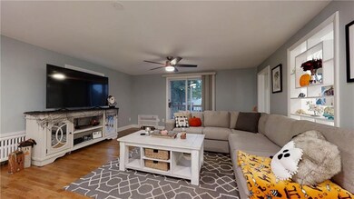 4 Bellevue Cir, West Warwick, RI 02893 - photo 4