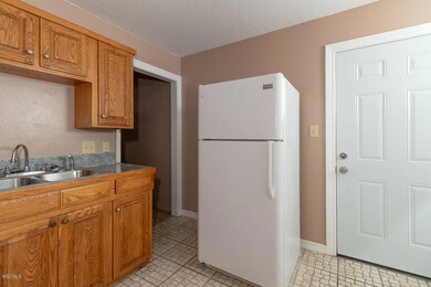 213 McCaughan Ave unit B, Long Beach, MS 39560 - photo 4