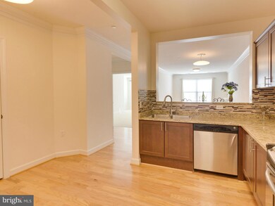 Dominion Heights unit 209, Arlington, VA 22207 - photo 4
