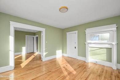 23 Ashton St, Worcester, MA 01605 - photo 7