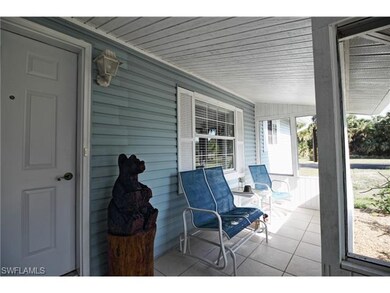Entry screened in front porch