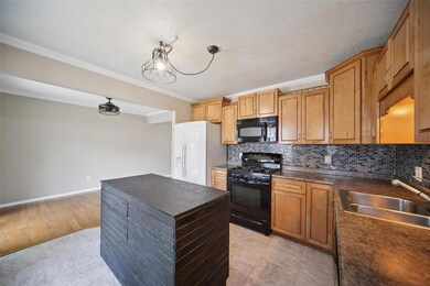 448 Scandia Ave, Des Moines, IA 50315 - photo 5