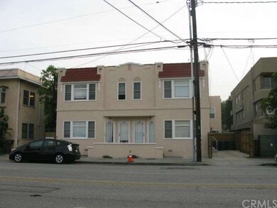 2322-28 E Broadway. Built in 1923, 4 UNIT BUILDING