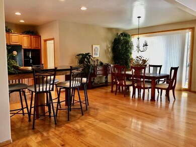 Dining and breakfast bar