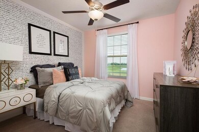 36560 Garden Wall Way, Zephyrhills, FL 33541 - photo 6