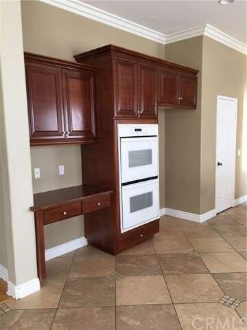 Pansy - desk and double oven