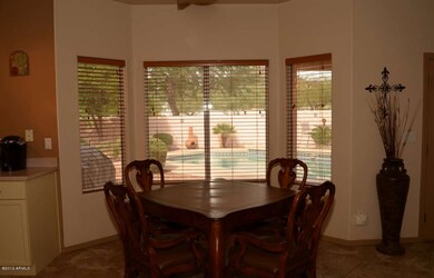 BREAKFAST NOOK W/ POOL VIEWS!