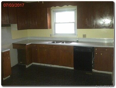 442 Christopher Rd, Shelby, NC 28152 - photo 3