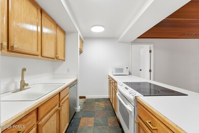 1421 Crescent Rd, Park City, UT 84060 - photo 5