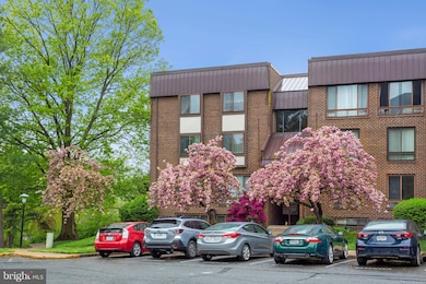 112 Roberts Ln unit 201, Alexandria, VA 22314 - photo 2