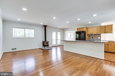 408 Branch Rd SE, Vienna, VA 22180 - photo 3