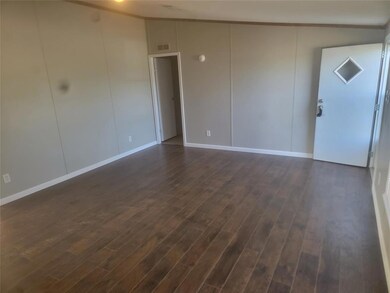 180 Lelon Ln, Springtown, TX 76082 - photo 4