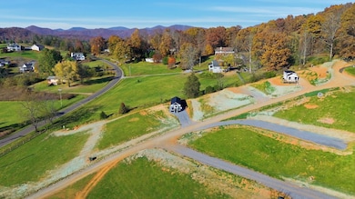 527 Saunders Rd, Franklin, NC 28734 - photo 2