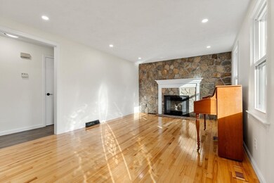 18 Whitehead Ave, Lowell, MA 01852 - photo 3