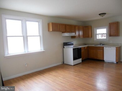 139 Oak Ave, Runnemede, NJ 08078 - photo 4