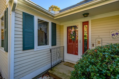 9 Rolling Green Ln, Mashpee, MA 02649 - photo 2