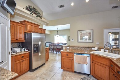 15873 Tokay St, Victorville, CA 92395 - photo 5