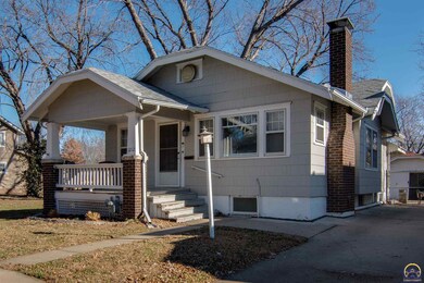1212 SW Wayne Ave, Topeka, KS 66604 - photo 2
