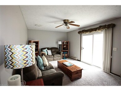 609 Hollywood Ave, Sheffield Lake, OH 44054 - photo 4