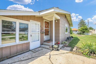 203 E Wilson St, Tuscola, IL 61953 - photo 7