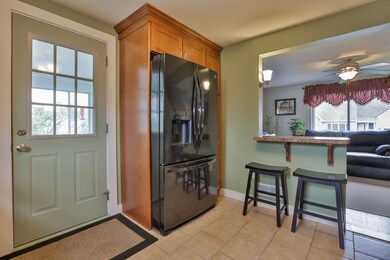 140 Theresa Ct, Manchester, NH 03103 - photo 6