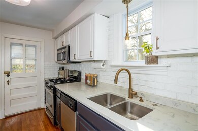 Subway tile & Stone counters!