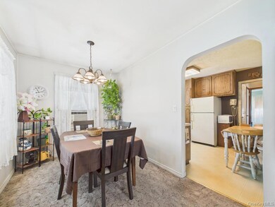 81 Cedarlawn Blvd, Valley Stream, NY 11580 - photo 6