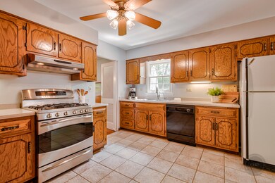 1240 Modaff Rd, Naperville, IL 60540 - photo 7