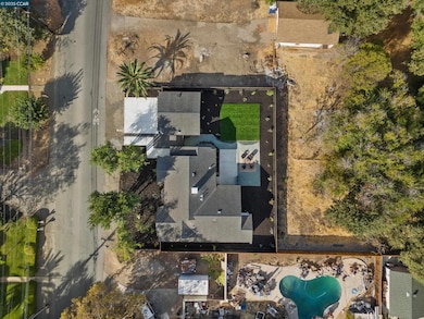 3539 Wren Ave, Concord, CA 94519 - photo 5