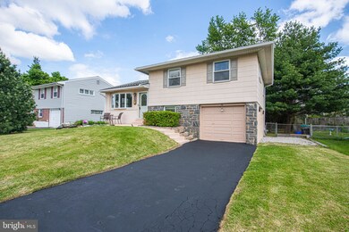 1104 Brookwood Ln, Secane, PA 19018 - photo 3