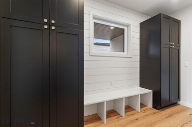 Similar Model-Not actual unit