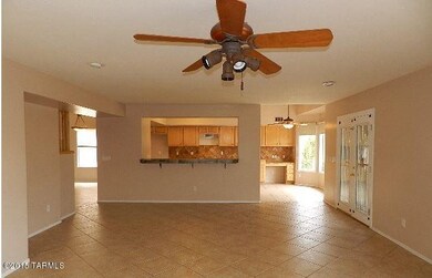 Family Rm to Kitchen