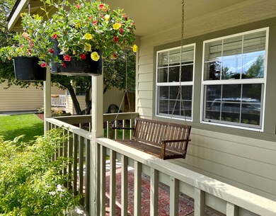 21370 Starling Dr, Bend, OR 97701 - photo 2