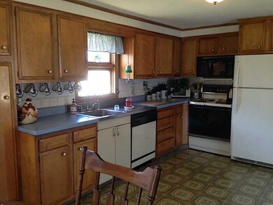 14 Village Cir, Warwick, RI 02888 - photo 6