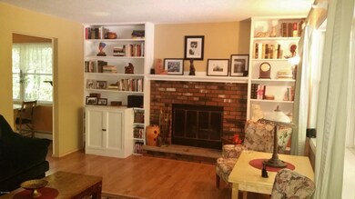 126 Oak Manor Dr unit 1, Milford, PA 18337 - photo 2