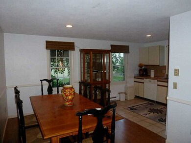 10 Howe St unit 1, Bristol, RI 02809 - photo 4