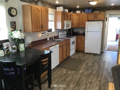 423 Rainier Ave, Enumclaw, WA 98022 - photo 6