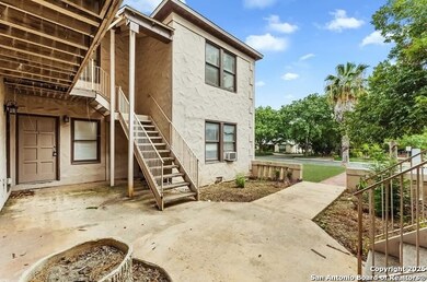 343 W Summit Ave unit 2, San Antonio, TX 78212 - photo 4