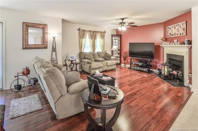 Big pretty and OPEN Great Room