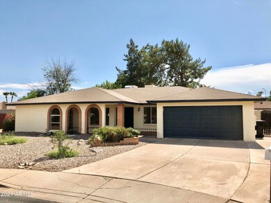 861 W Knowles Cir, Mesa, AZ 85210 - photo 2