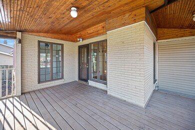 300 N Highview Ave, Elmhurst, IL 60126 - photo 3