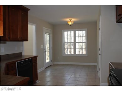 125 Cactus Ln, Statesville, NC 28625 - photo 5