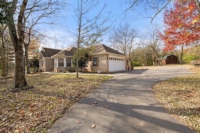 2529 Golden Pond Ln, Spring Hill, TN 37174 - photo 2