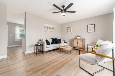 861 Aladdin Ct, Columbus, OH 43207 - photo 5