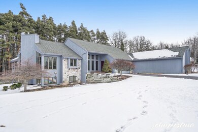 4915 N Quail Crest Dr SE, Grand Rapids, MI 49546 - photo 2