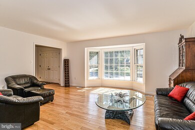 9106 Scott St, Springfield, VA 22153 - photo 4