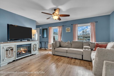 35 Edna Ct, Toms River, NJ 08755 - photo 2