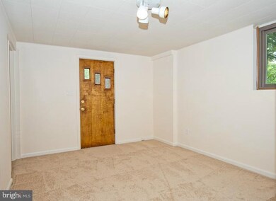 6113 Aura Ct, Falls Church, VA 22041 - photo 6