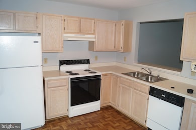 4150 Applegate Ct, Suitland, MD 20746 - photo 2